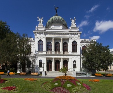 Fotografie - Historická výstavní budova Slezského zemského muzea